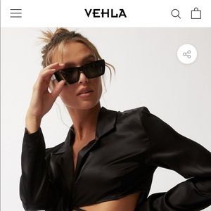 BRAND NEW- Vehla Florence Glasses - Black/Smoke